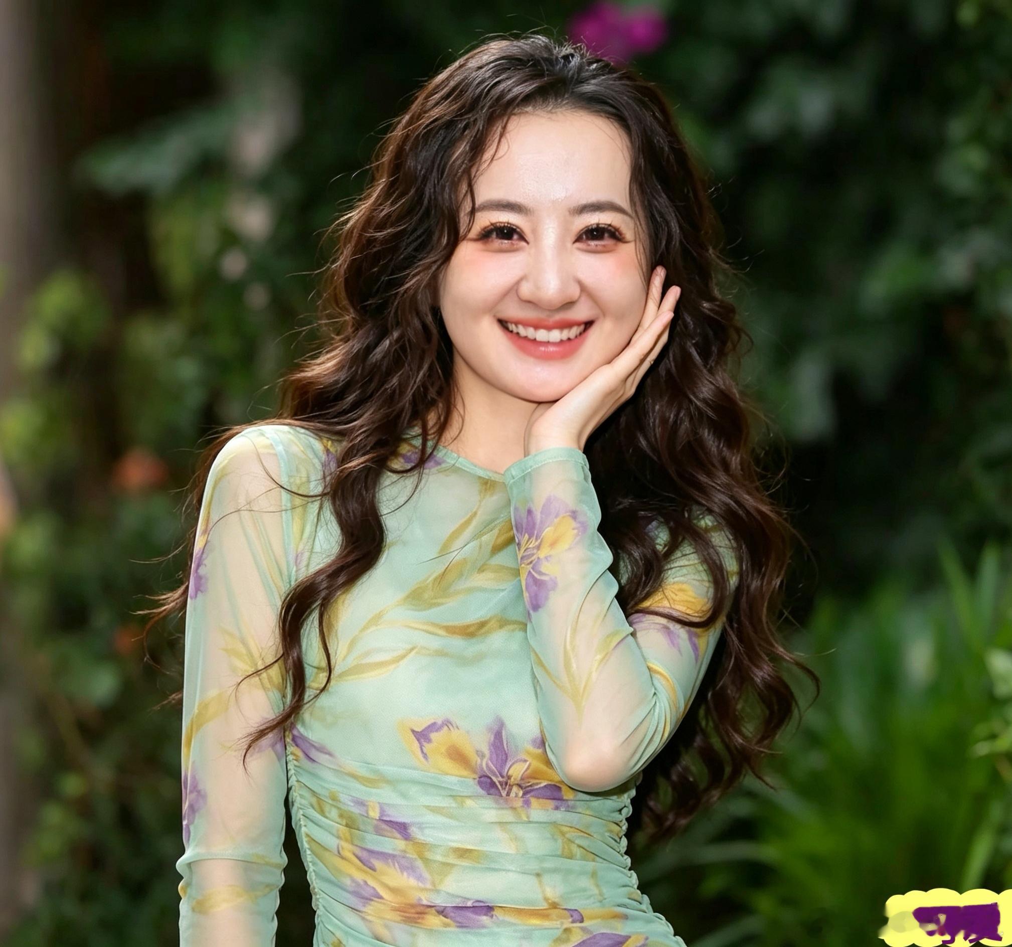 🧚🏻♀️🧚🏻♀️   登上杂志封面  🌕🌕💞💞今晚让朋友们从这七