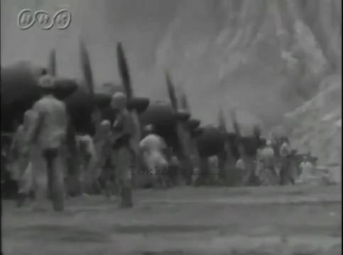 航空创作计划 据说是1943年10月拉包尔空袭时期的日军视频，起飞的是零式（三菱 A6M5 和 A6