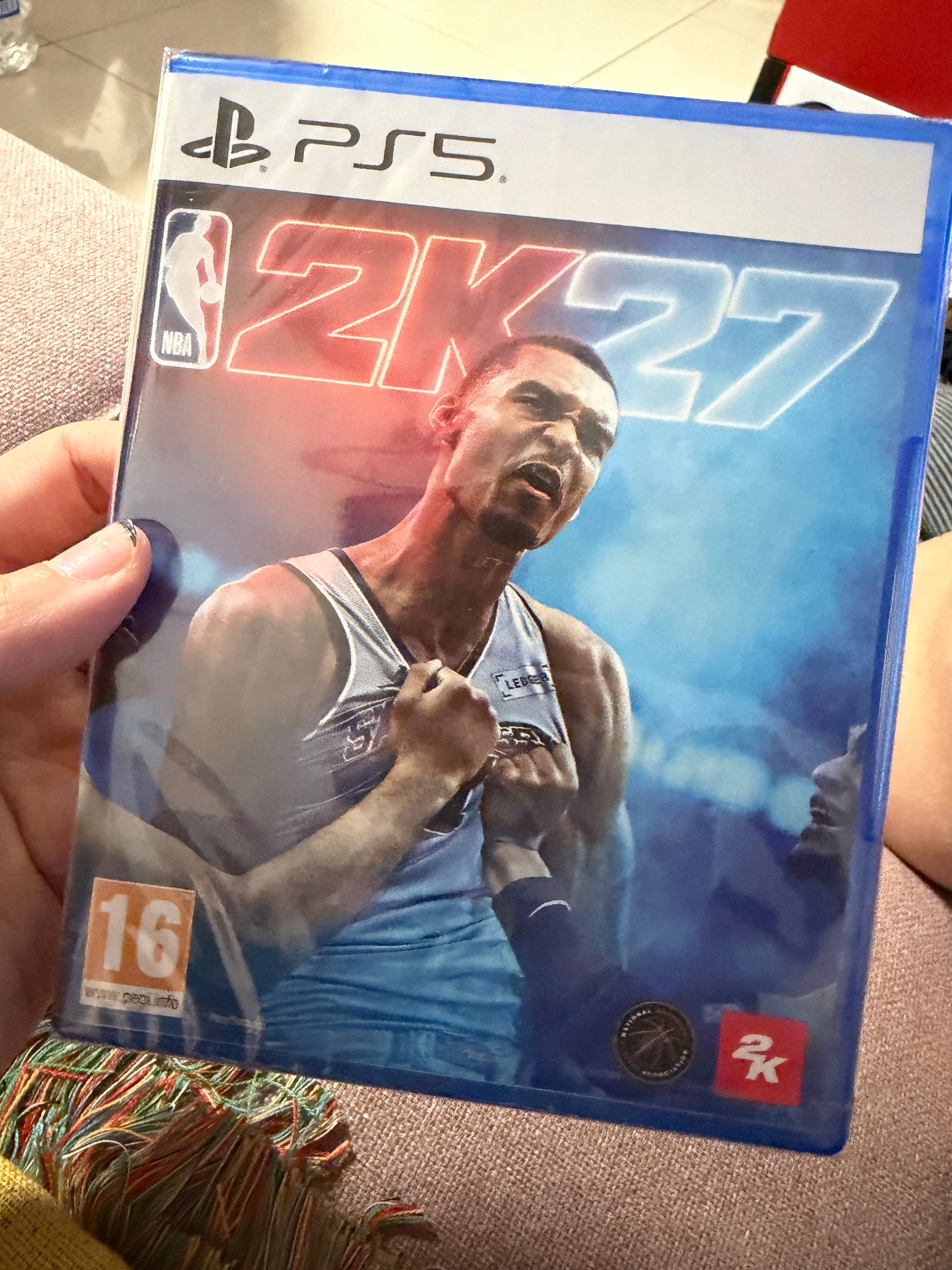 替你们试了，2k27里面开拓者后场双枪利拉德+莫兰特简直爆炸，一个三分乱射，一个