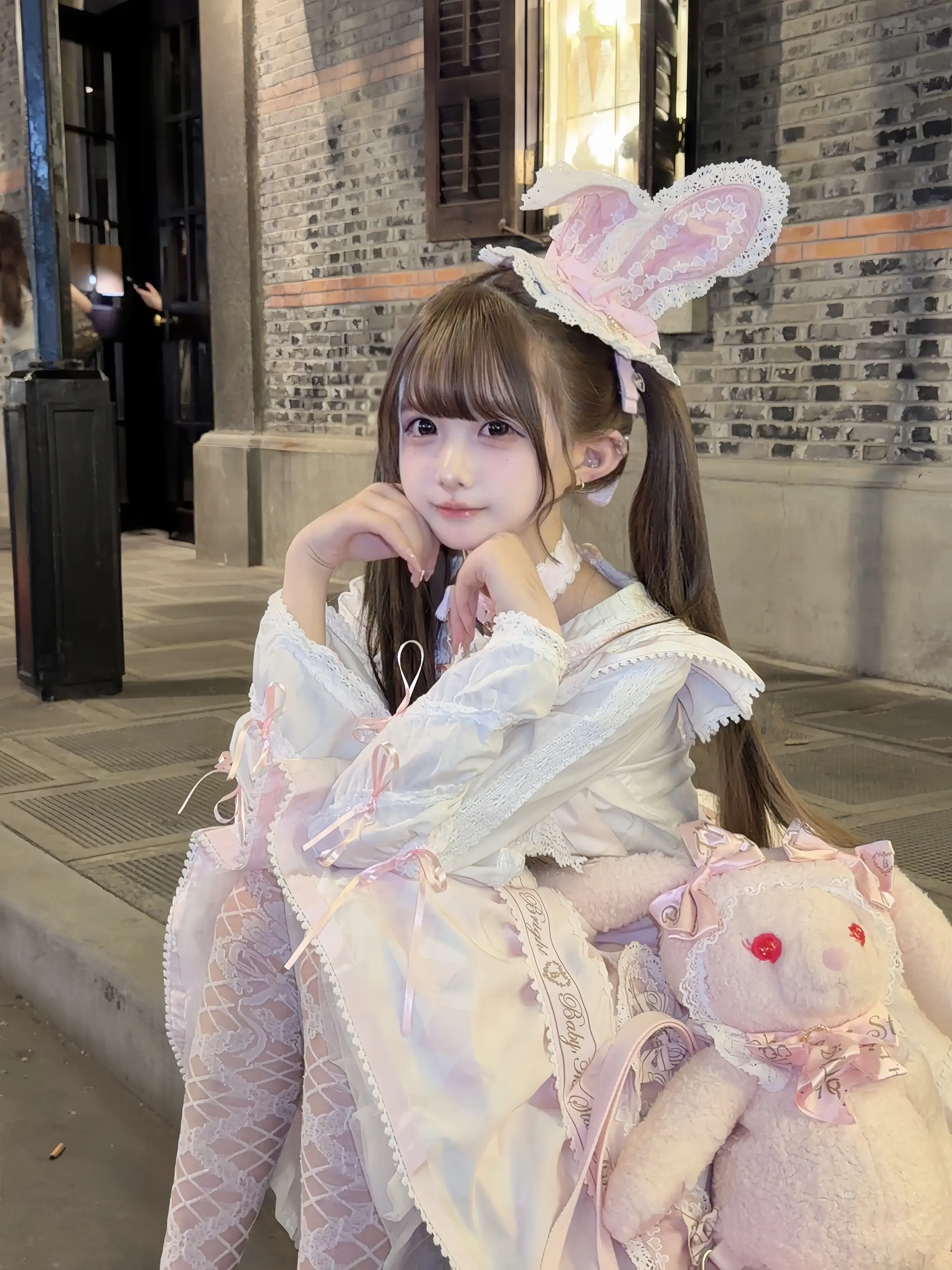 唉 纠缠这么久不就想让你身边只有我这么个可爱的女孩吗