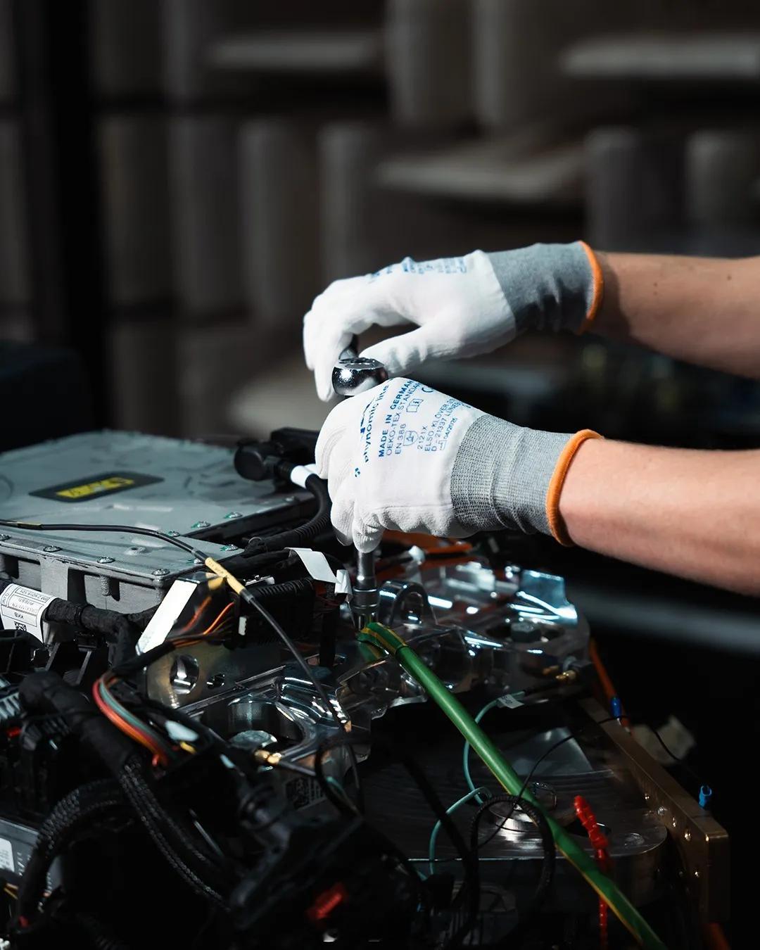 宝马宝马iX5氢动力版曝光 宝马iX5氢动力版细节曝光，将配备创新的新型平板氢气