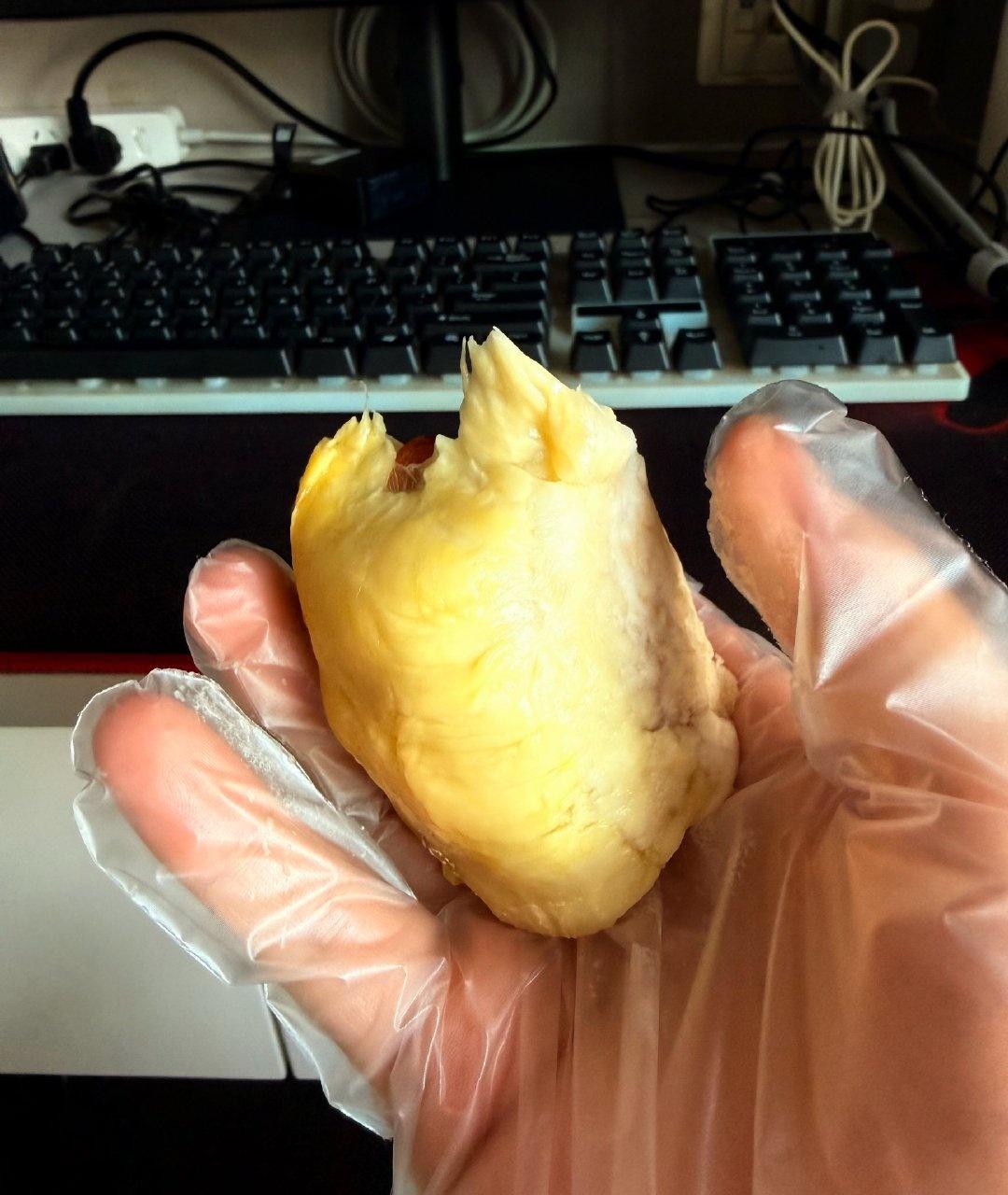 跟婆婆性格不合，但是如果我做饭我会顾及她口味，她每次看到好榴莲都会买给我吃。所以