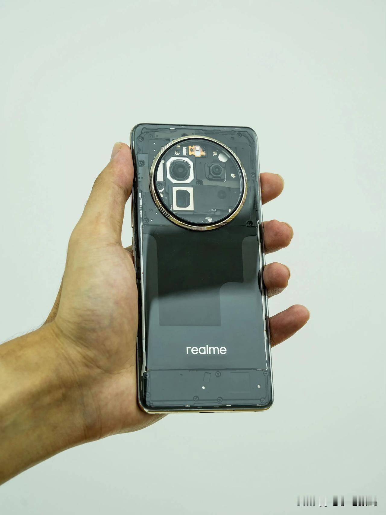 realme 12 Pro + 透明版有点帅啊～
配置也挺不赖， 骁龙7sGen