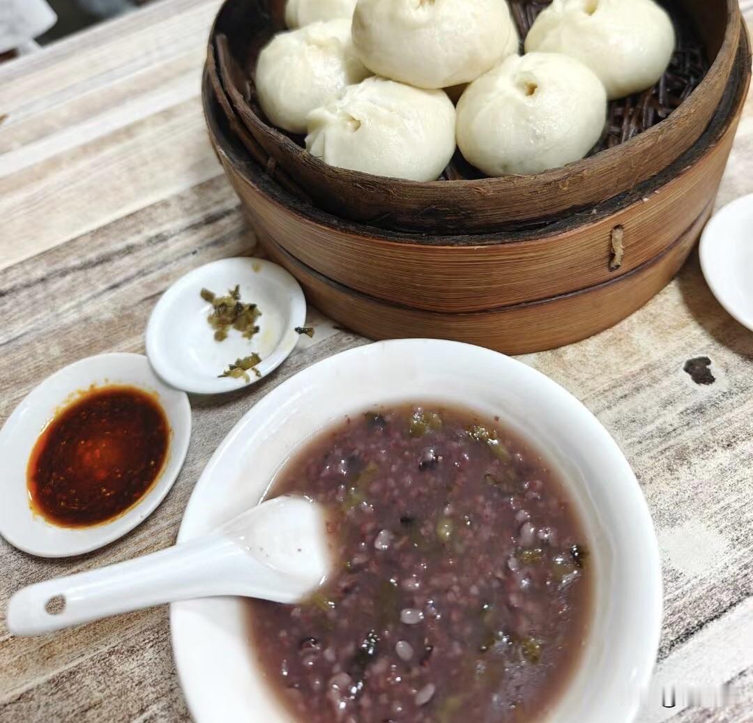 记录我的一日三餐孩子放假在家，经常有亲戚家的孩子来作客，三餐都得用心安排。早餐简