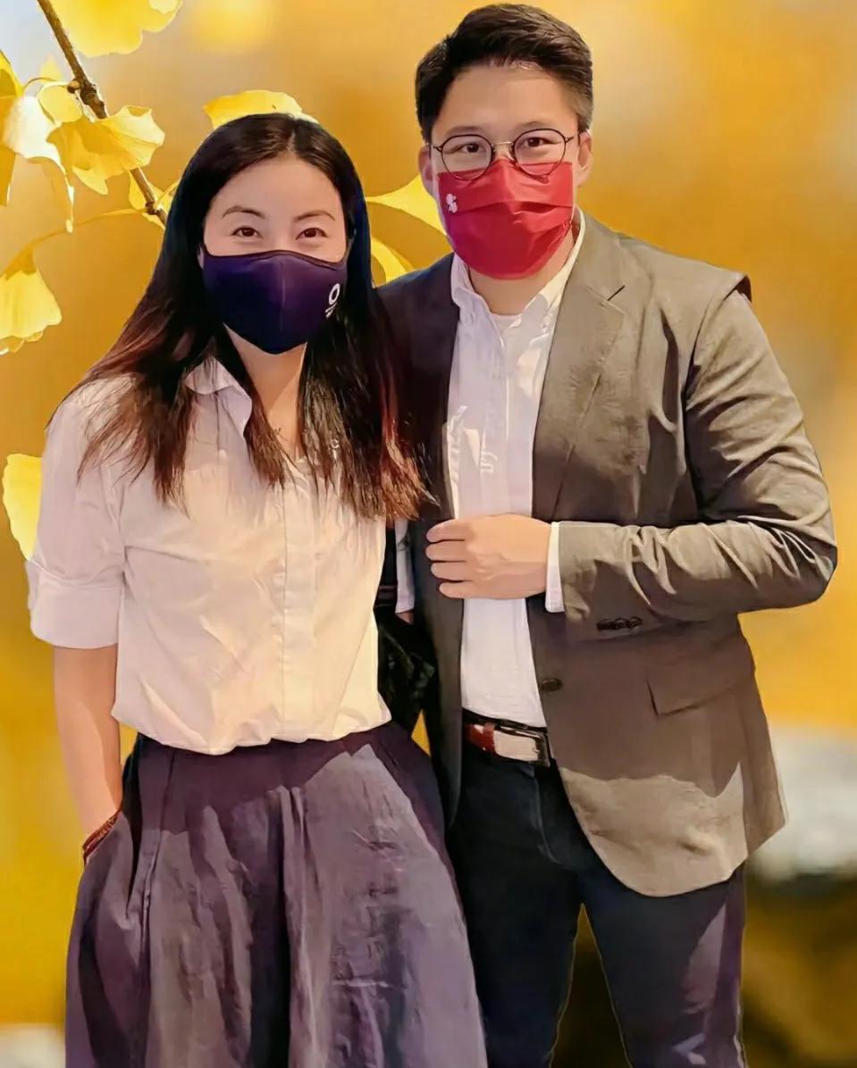郭晶晶，太让人意外了！

12月23日，郭晶晶突然登上热搜，引发网友们的疯狂热议