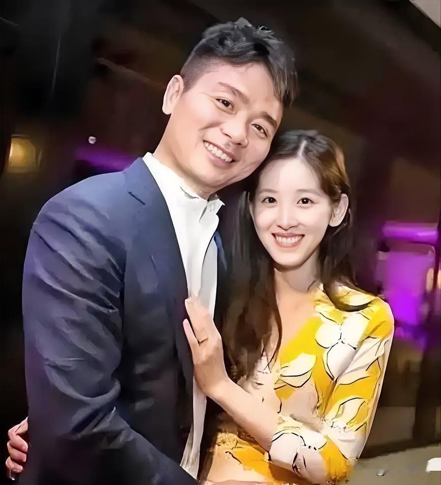 章泽天采访翻车
不是文化不够，
不是气场不够，是刘强东让她的人生太顺了，把她呵护
