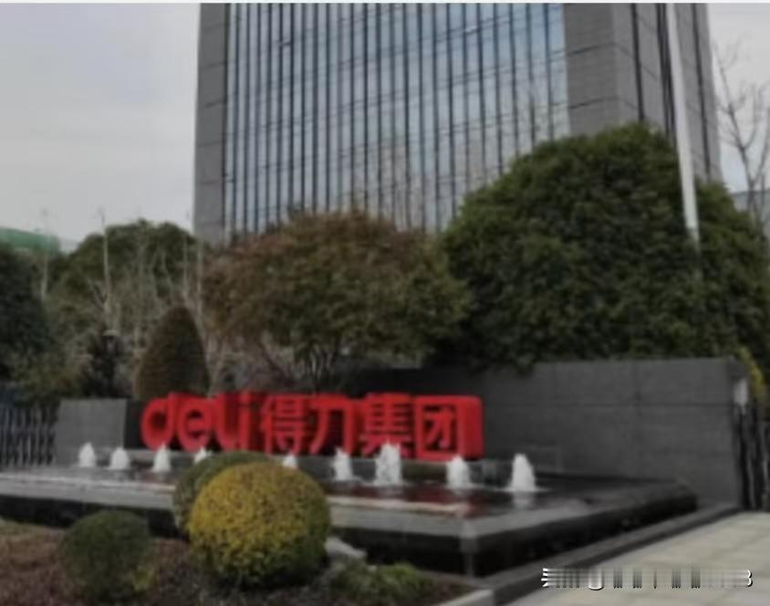现在最开心的就是晨光了！
不是因为晨光销量好，
而是因为大家纷纷喊话晨光
干倒得