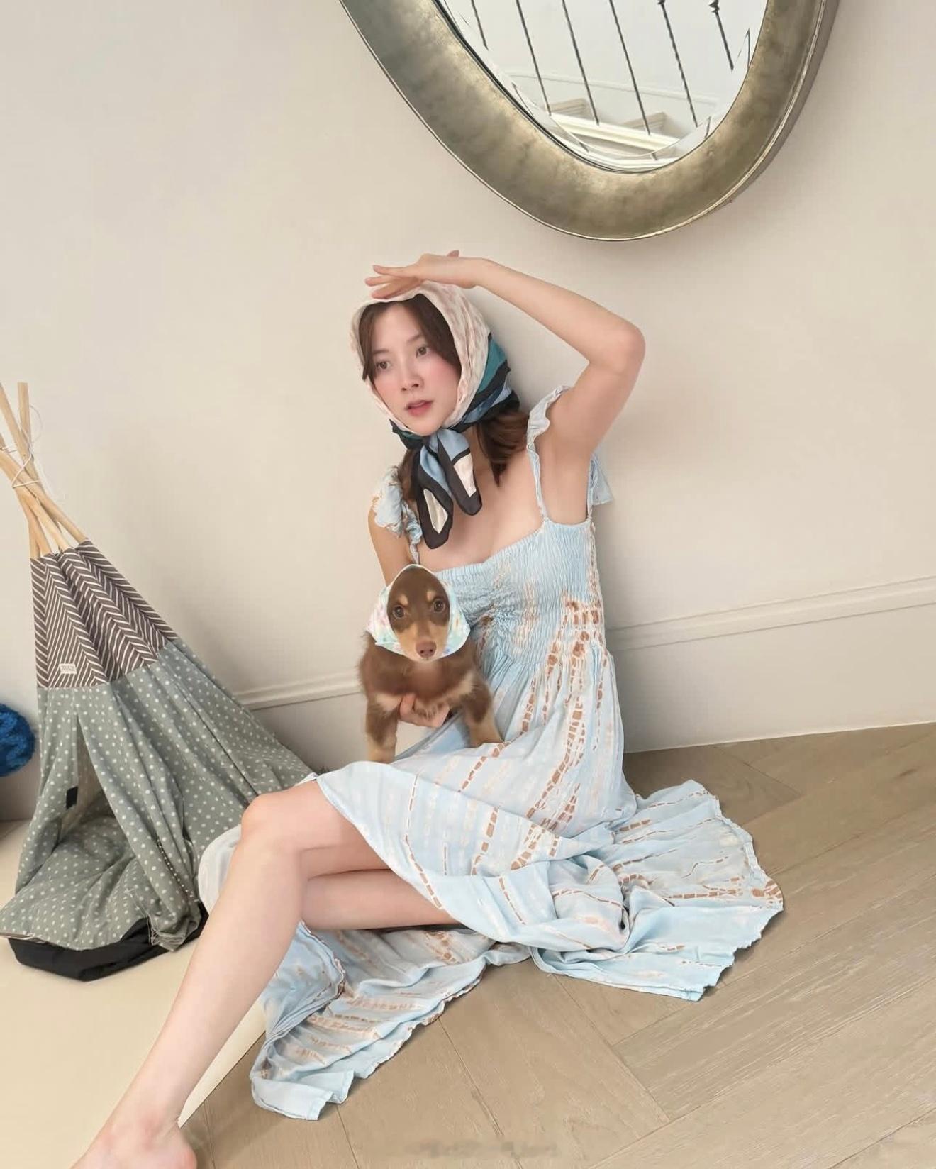 baifern吕爱惠 baifern 小水 和自家小可爱合照 这太有爱了建议家里