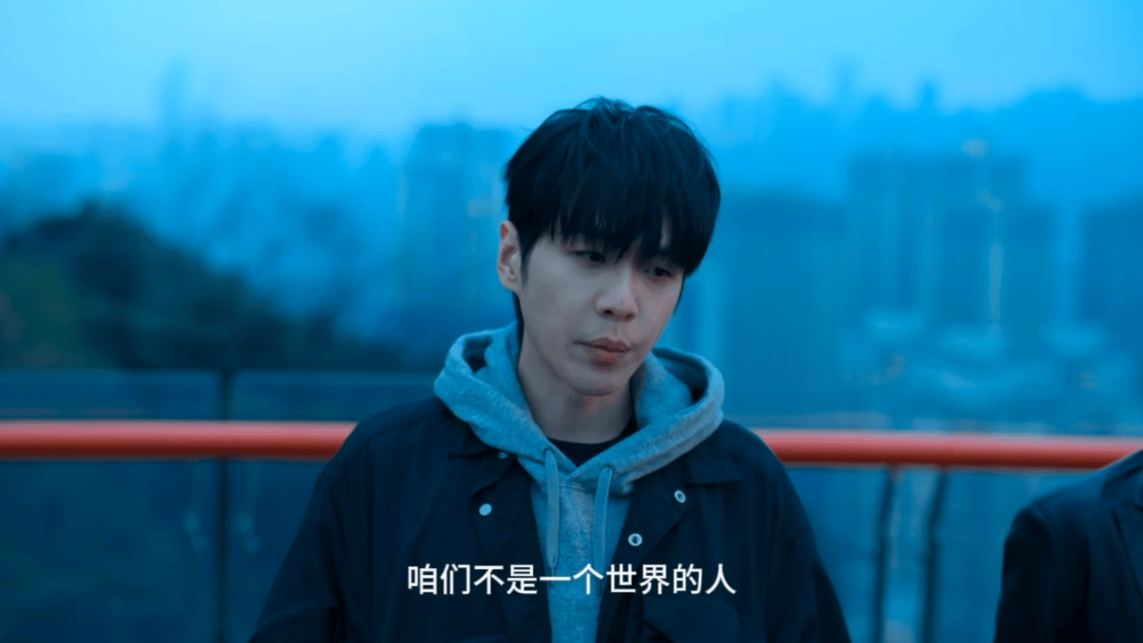 第一次见用儿童手表联系的男女主 别人查案玩神秘，他俩儿童手表搭线探真相，这波反差