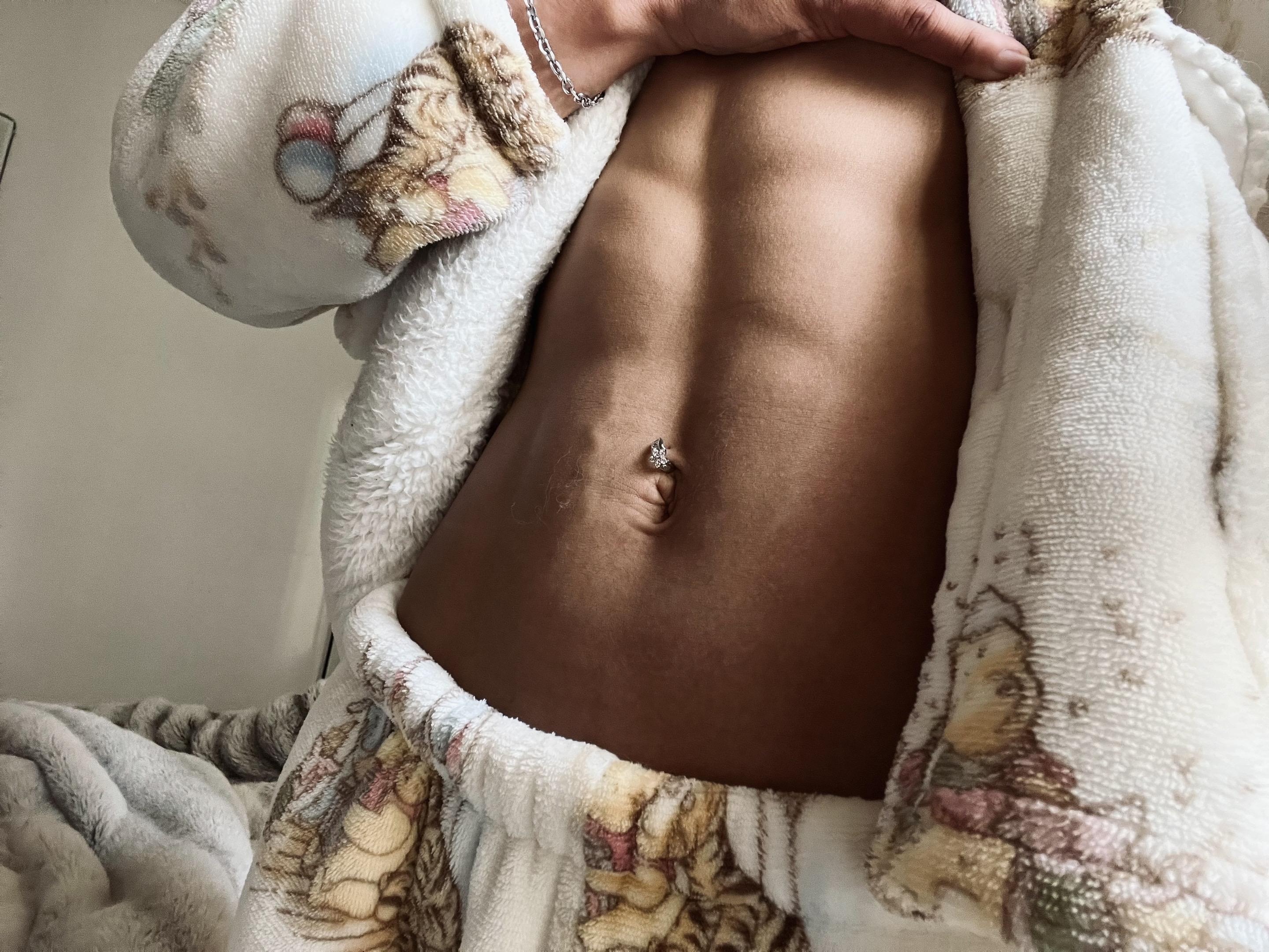 厉害女人练🐮🍺腹肌