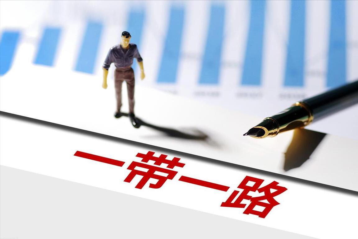 “一带一路”晚宴菜品，引网友围观， 网友：北京烤鸭也能上榜？
北京烤鸭被列入“一