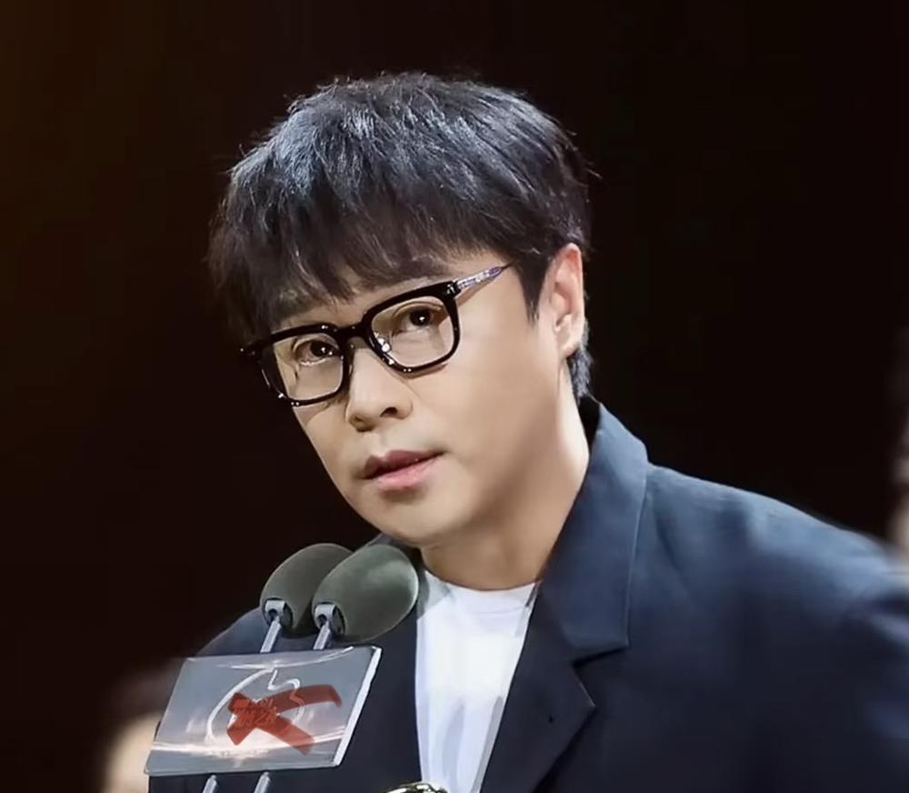 百亿导演陈思诚求观众给个机会？我告诉你，他根本不是在求情，他是在扒开整个行业的底