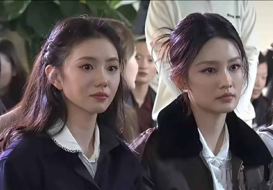李沁真是被低估的美貌！这清冷眼妆衬得她好妩媚，一直都觉得她超美。浩存也很亮眼，两