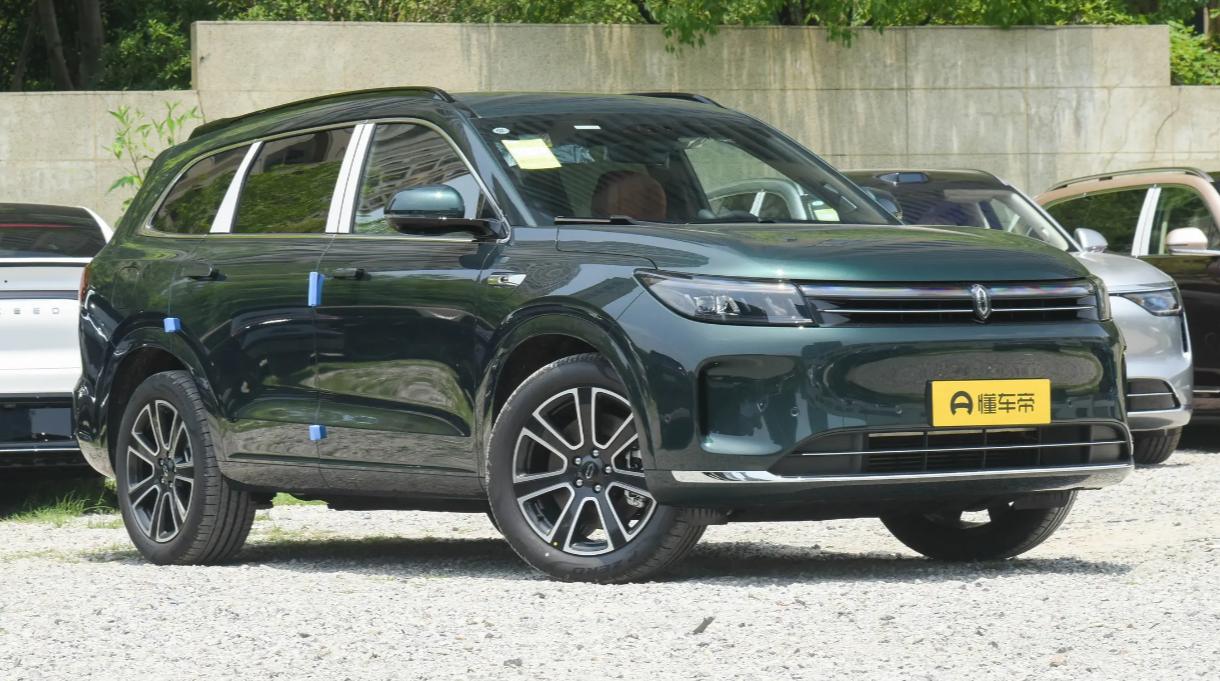 家人们，据消息新款问界 M7 将于 9 月 23 日上市，今天就带大家提前看看它