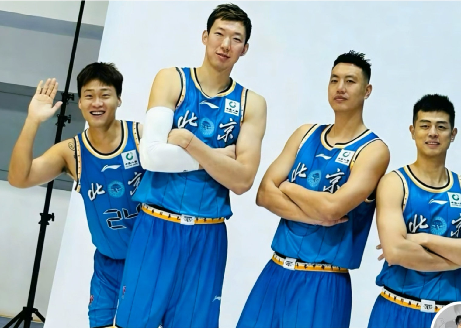 北京男篮新进F4，看出来赵睿真的挺快乐