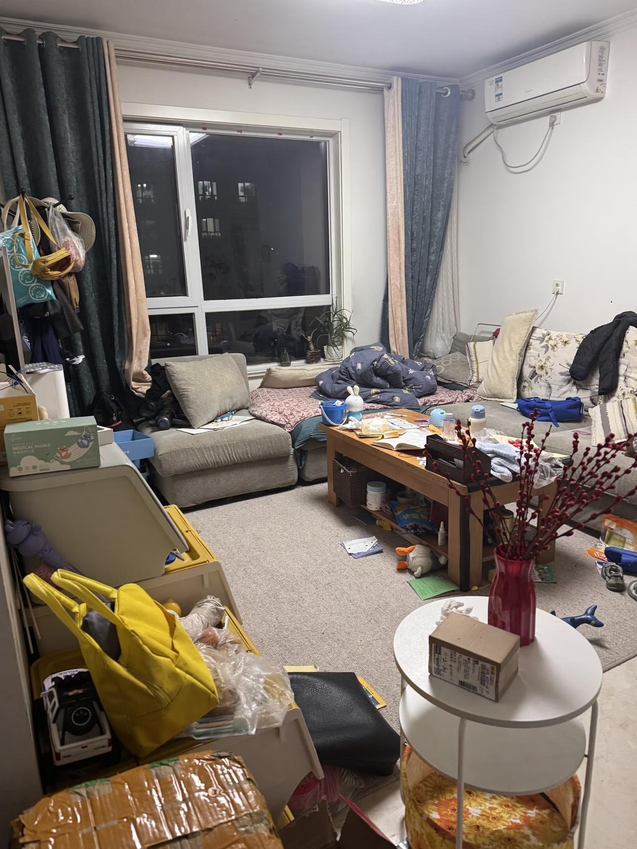 一家4口，没有一个正经上班的，这日子到底咋熬？

大闺女24岁了，本科毕业一年，