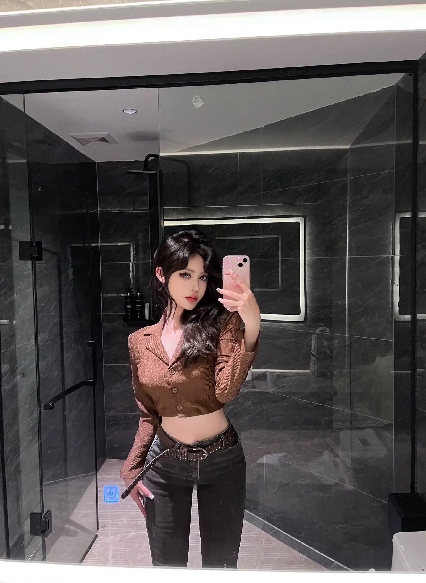 迷失在莎士比亚的花园，那里盛放着浪漫主义者的玫瑰。