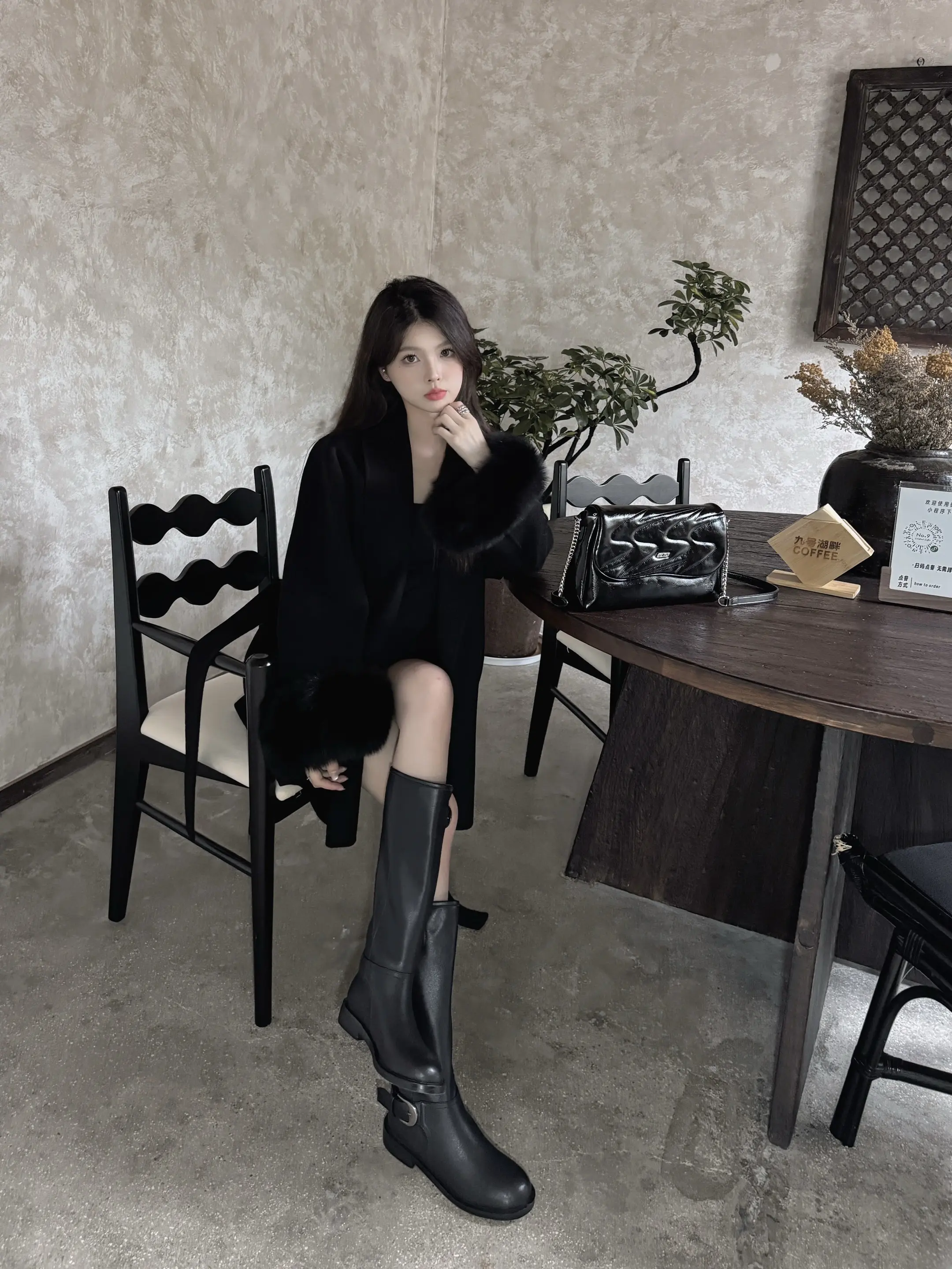 all black🕳️
