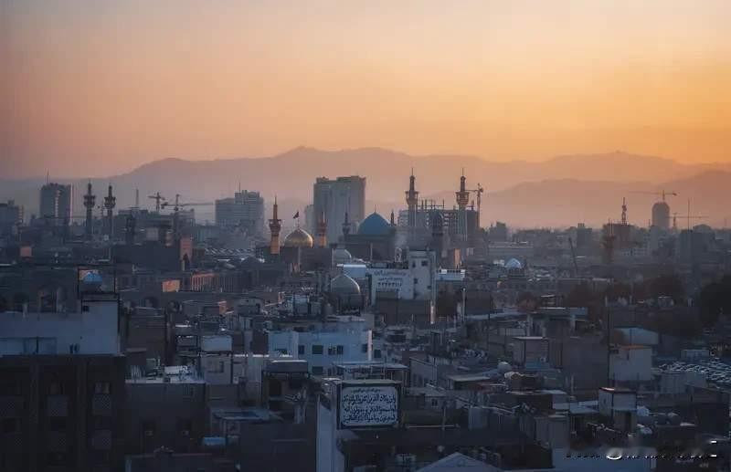 委内瑞拉这局势真是风云突变！1月3日美军突袭加拉加斯，强行掳走马杜罗夫妇。马杜罗