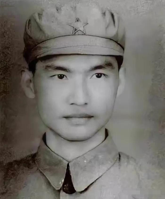 1947年，国军少校被俘，押送到连部，连长正要问话，他却先说：“同志，你级别低，