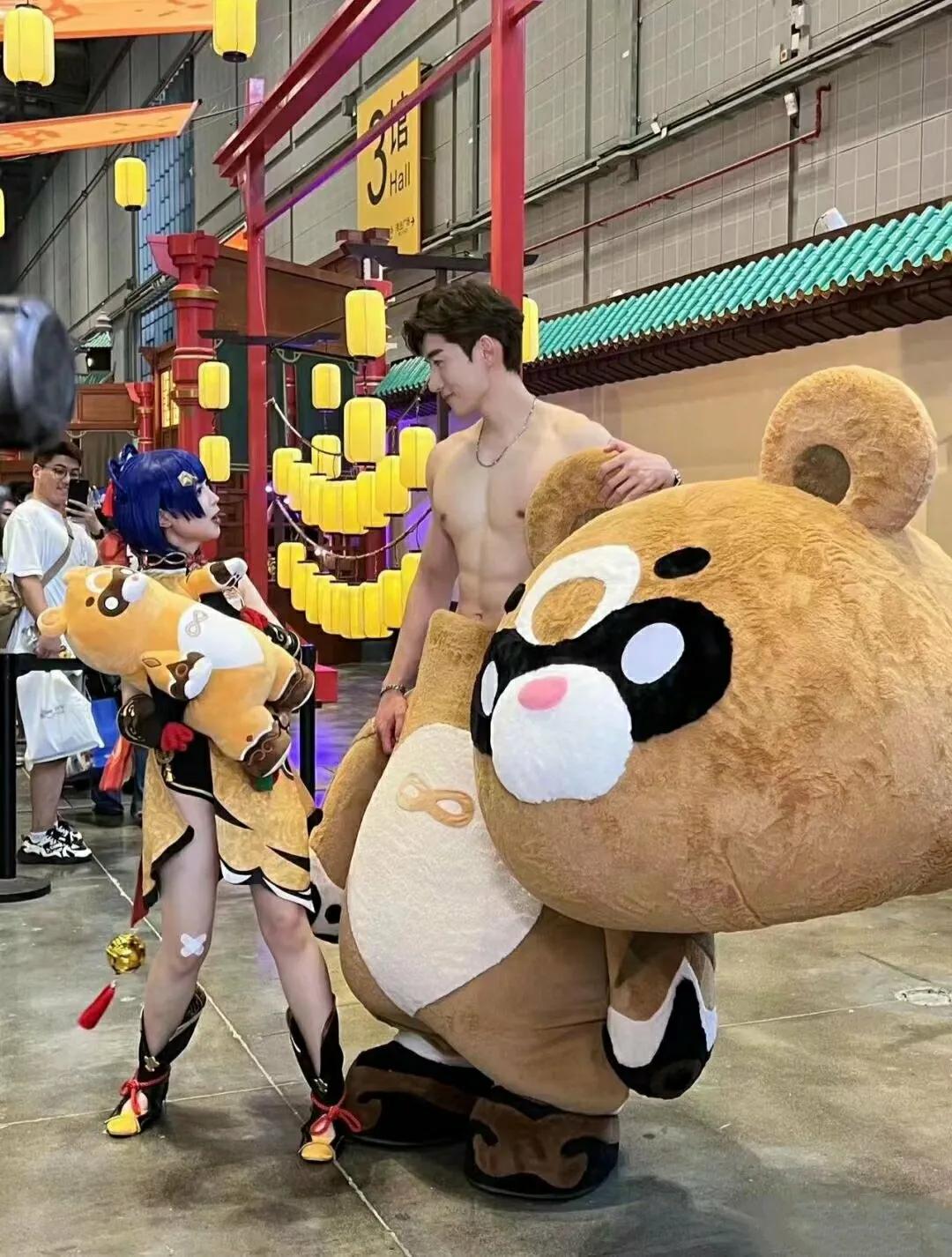 香菱看到八块腹肌，会不会立马撒上孜然！#原神# #二次元# #游戏#