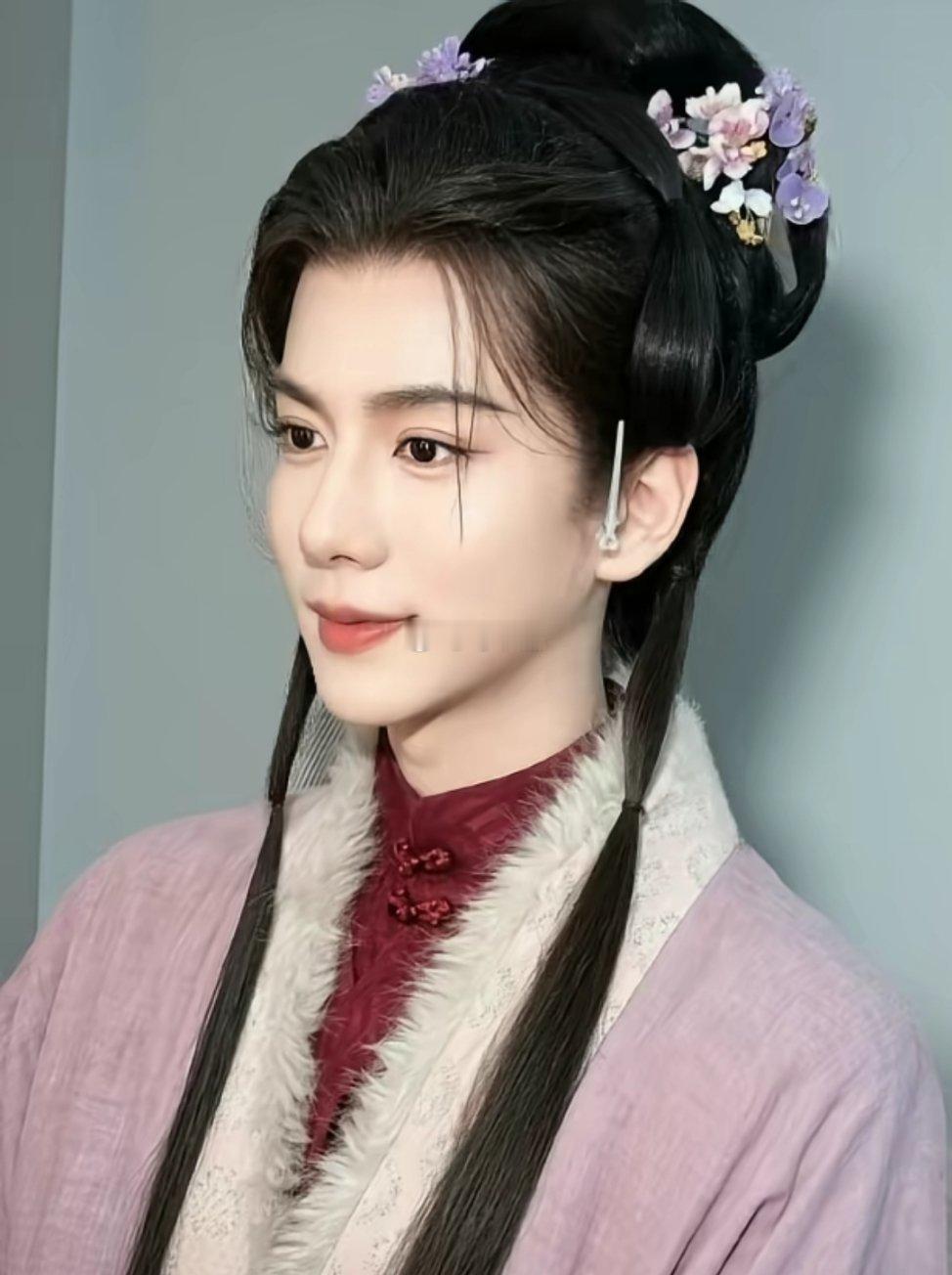 兰香如故三位男扮女装 分别是钱少泽、九皋、南客 各有千秋 你更喜欢哪位！[流鼻血