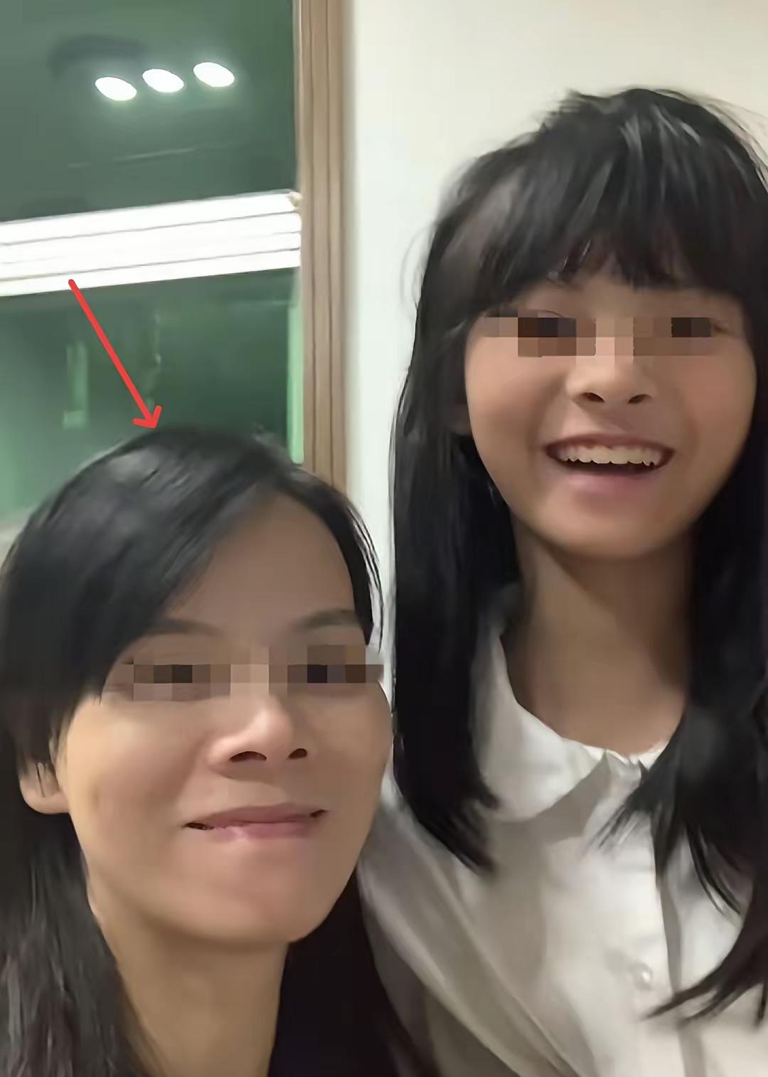 看了深圳初中生优优被刺案开庭的新闻，
看到她妈妈短短几个月长出了许多白发，
才知
