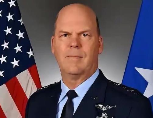 轰-20迟迟不亮相，其实就是最让美国军政各界心急如焚焦燥不安的痛点，对于中国来说