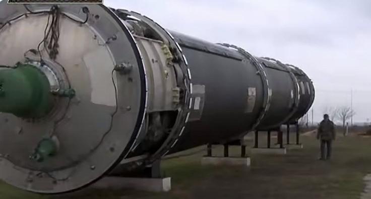 特朗普耍流氓   泽连斯基会着草吗？

特朗普上台后，美乌关系变得微妙。此前泽连