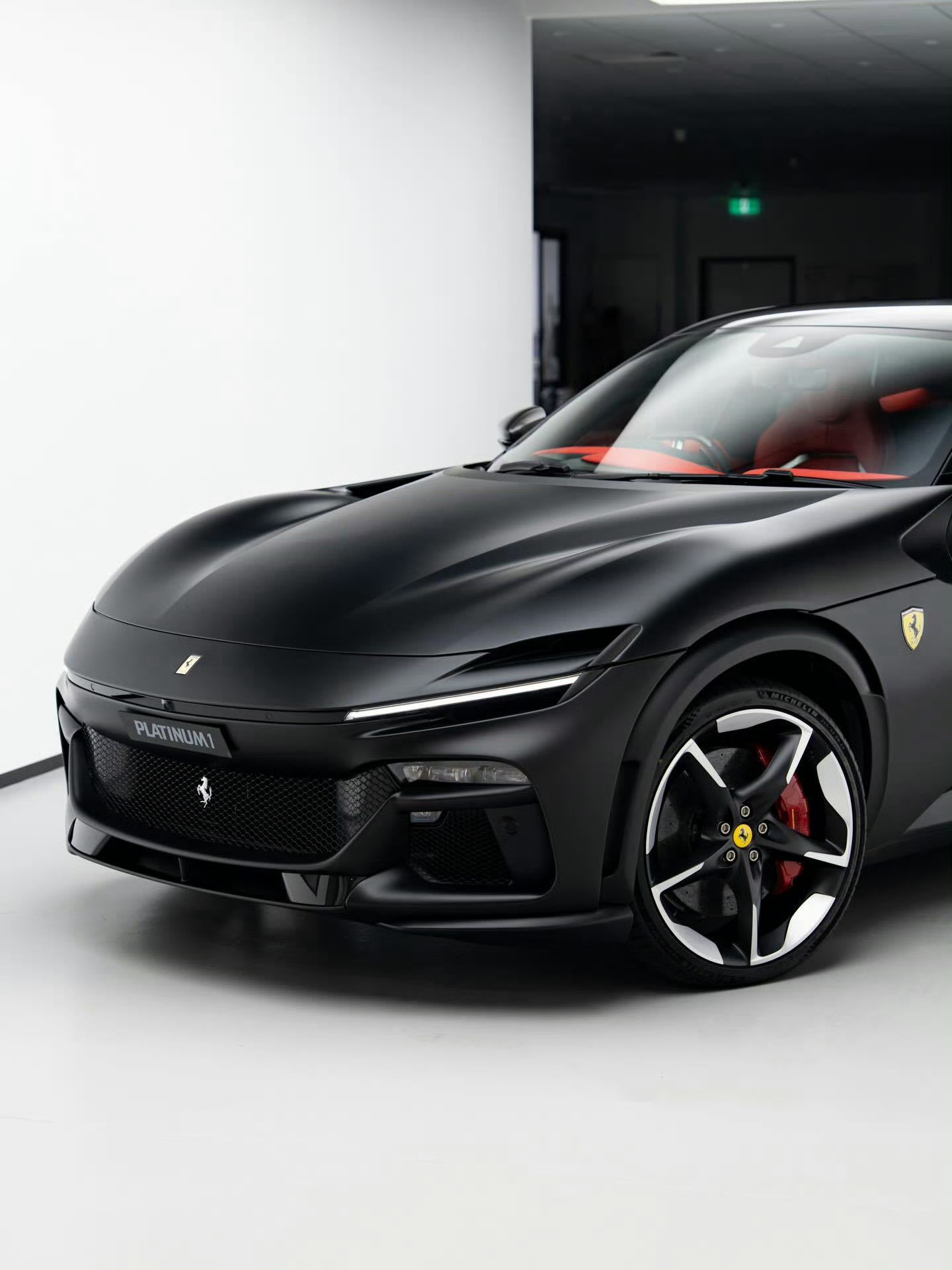 法拉利 Purosangue 