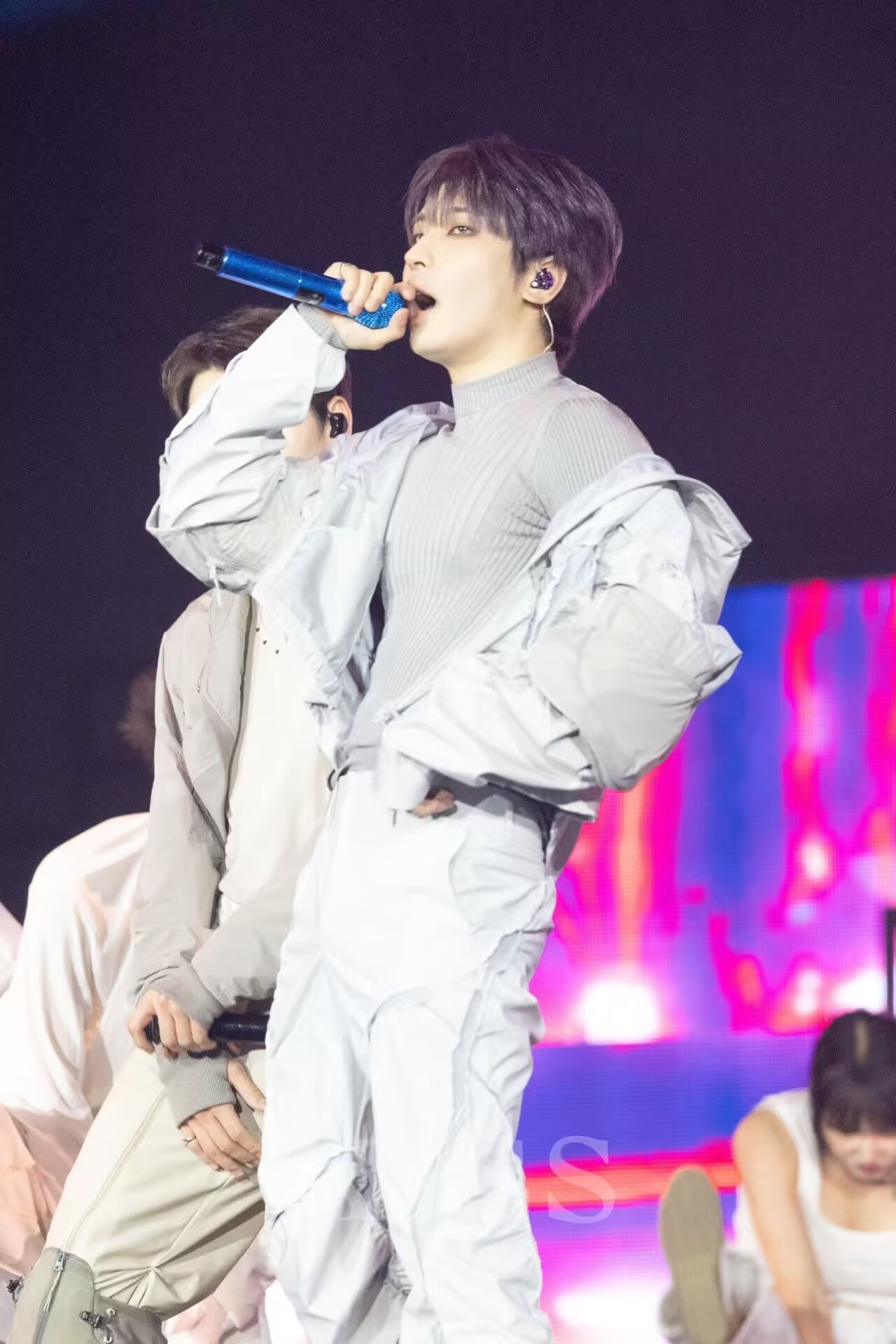 #全圆佑Monster胸肌#全圆佑你胸肌好大啊！[舔屏] ​​​