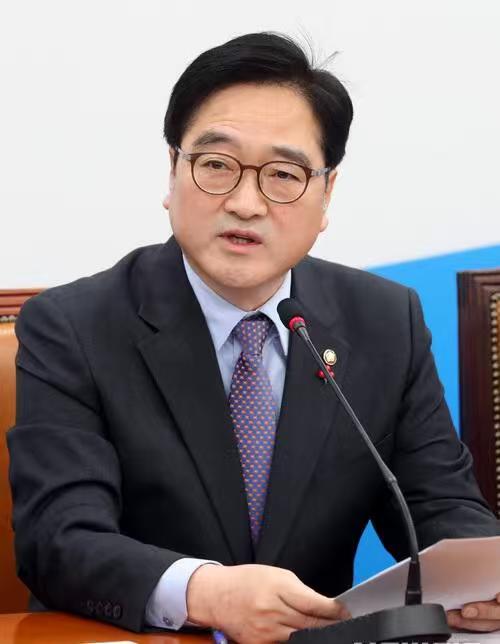 李在明真的要跟印尼总统多学学，同样的机会，李在明拒绝了，但人家印尼总统则是克服了