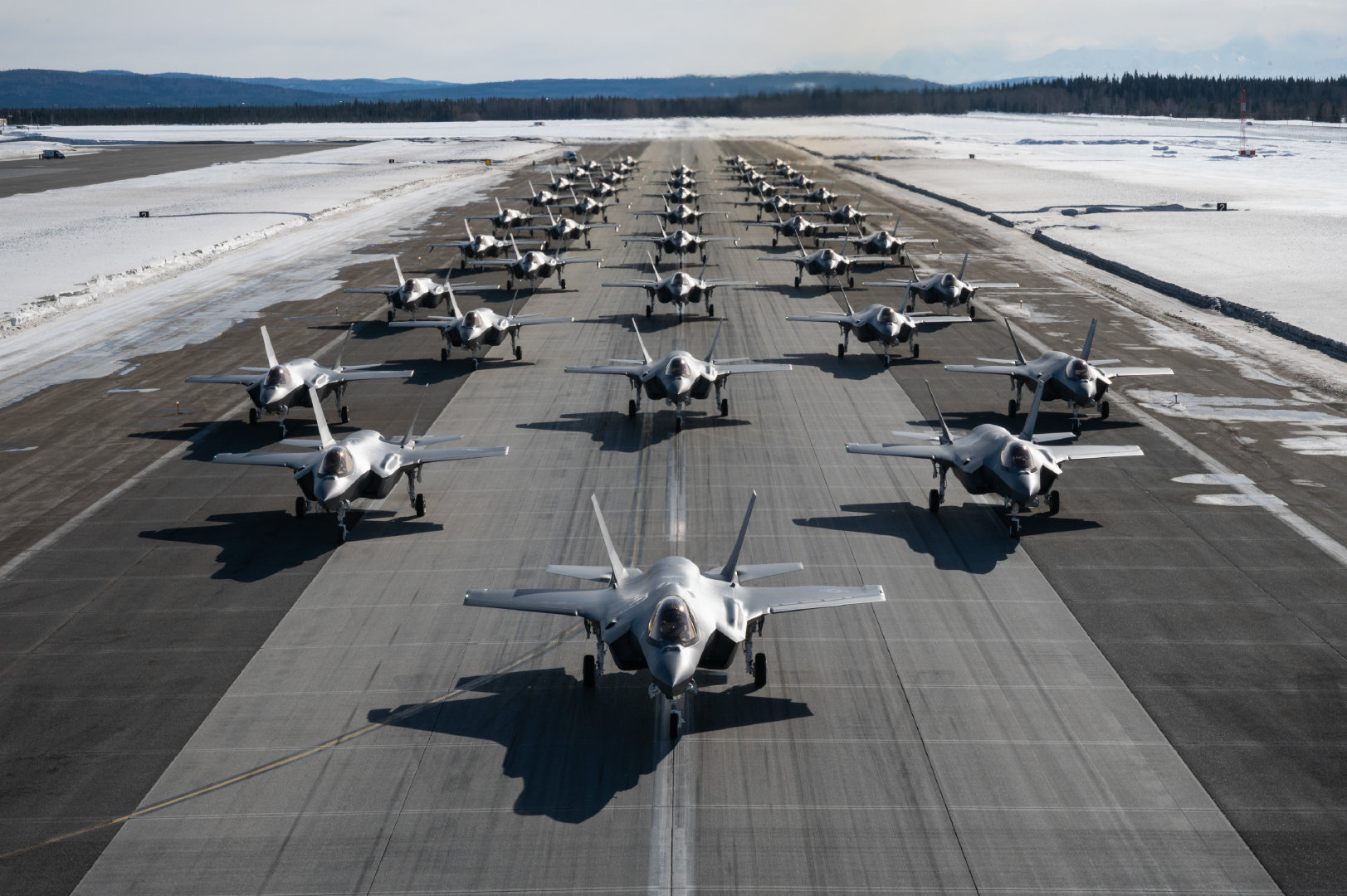 #亚太装备动态# 简单盘点了一些美国洛马F-35隐形战斗机的全球交付进度，大家可