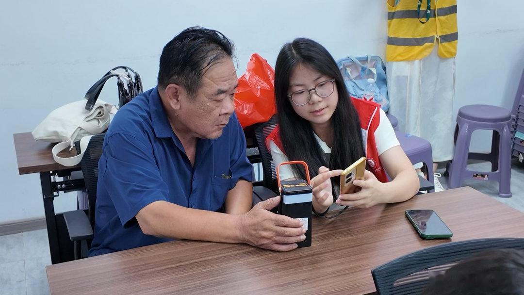 三下乡青春助老 7月14日至17日，南京工程学院“檐下知行，商暖银龄”实践团联合