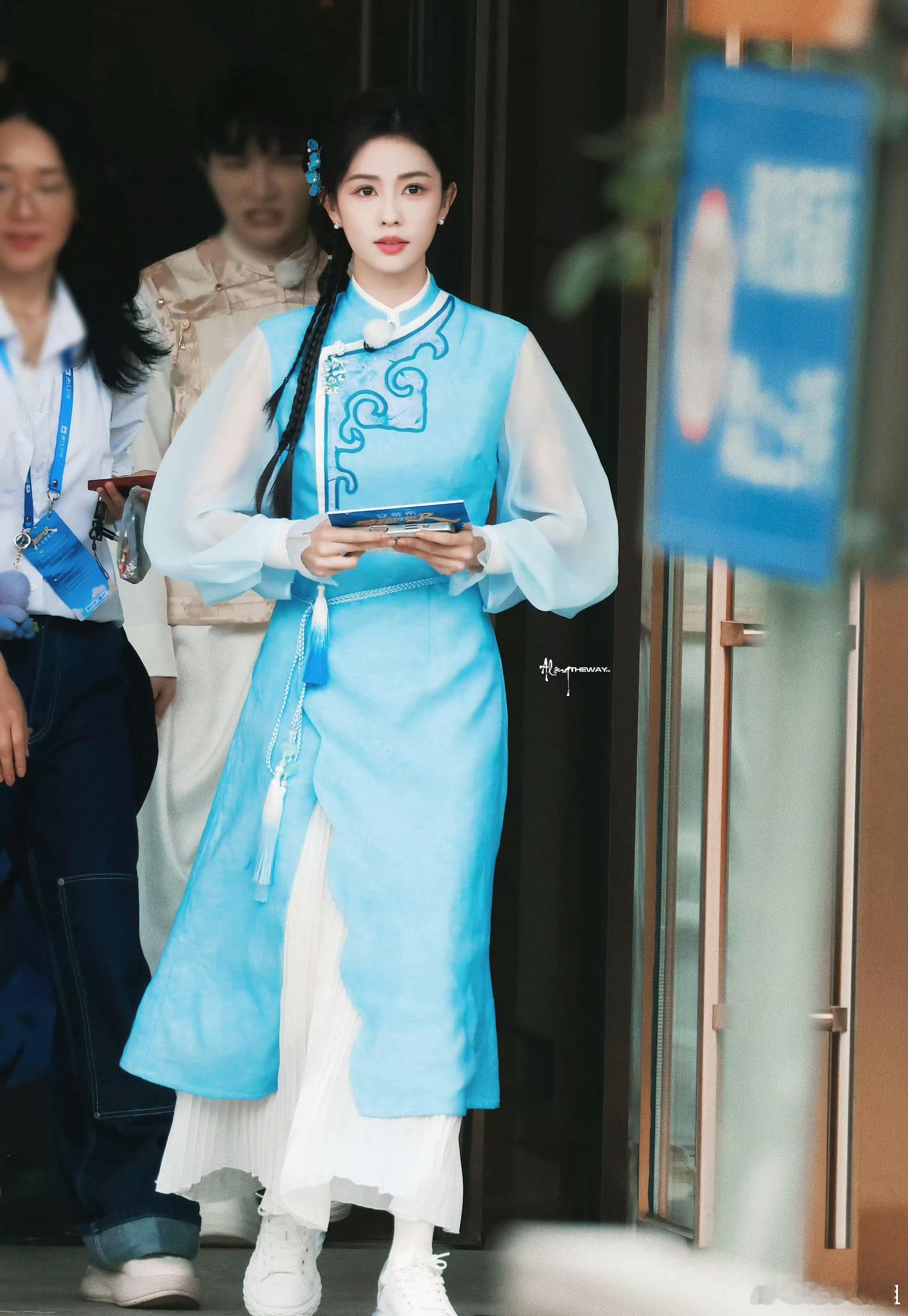 跑男常州青果巷民国风录制路透🈶白鹿 范丞丞 张真源 李昀锐 曾舜晞 代露娃 奔