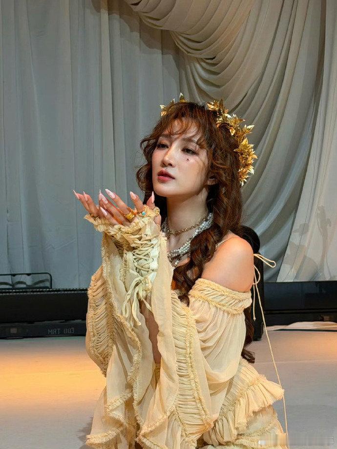 孟佳孟佳唱跳版心愿便利贴你好星期六被孟佳狠狠拿捏住了！改编后的《心愿便利贴》唱跳