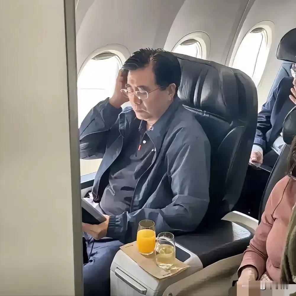 足协主席随队出征澳大利亚，看这条件还是比较艰苦的，国足为了避免引发负面舆论，一改
