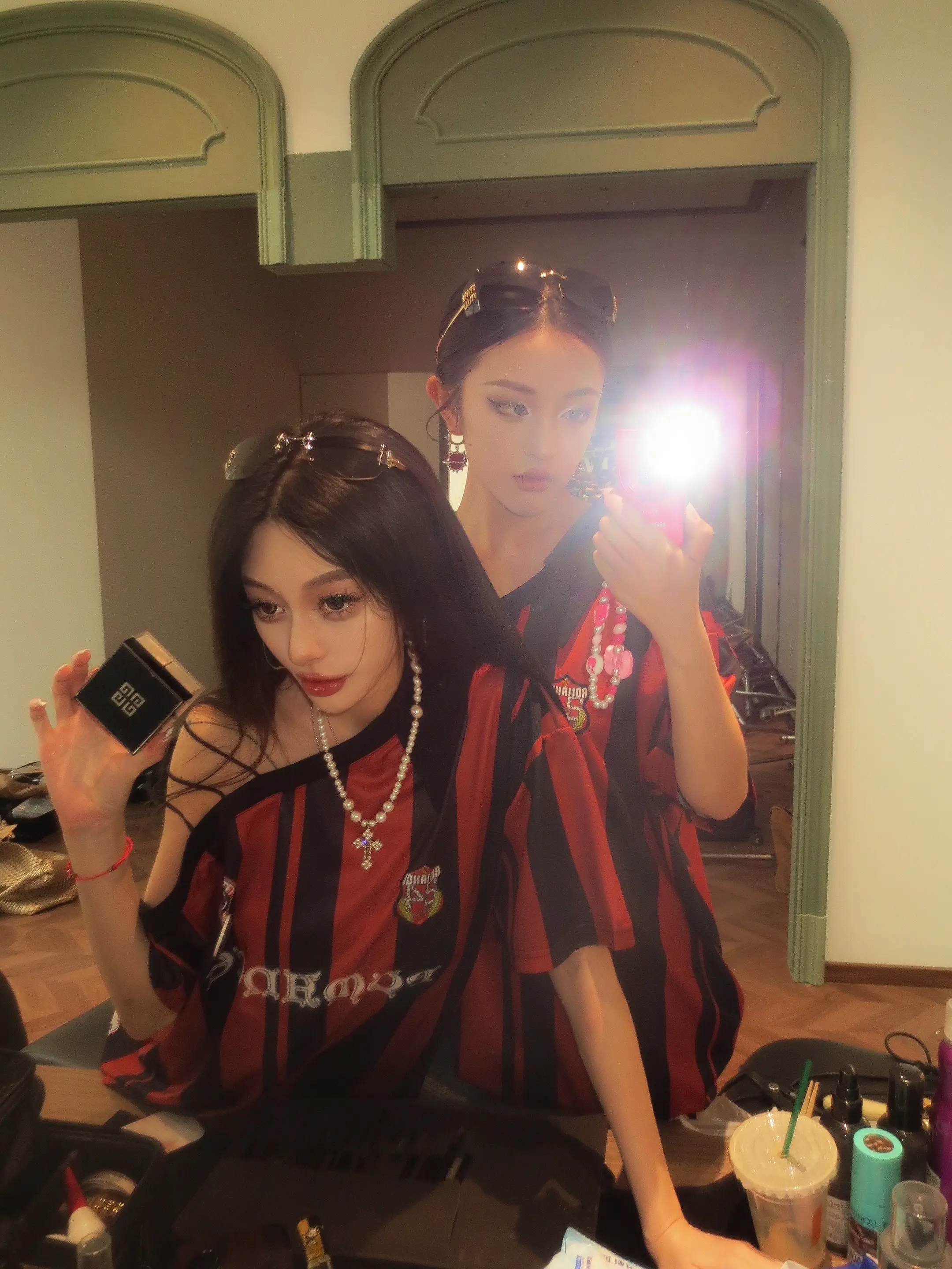这么权威的女人居然有两个