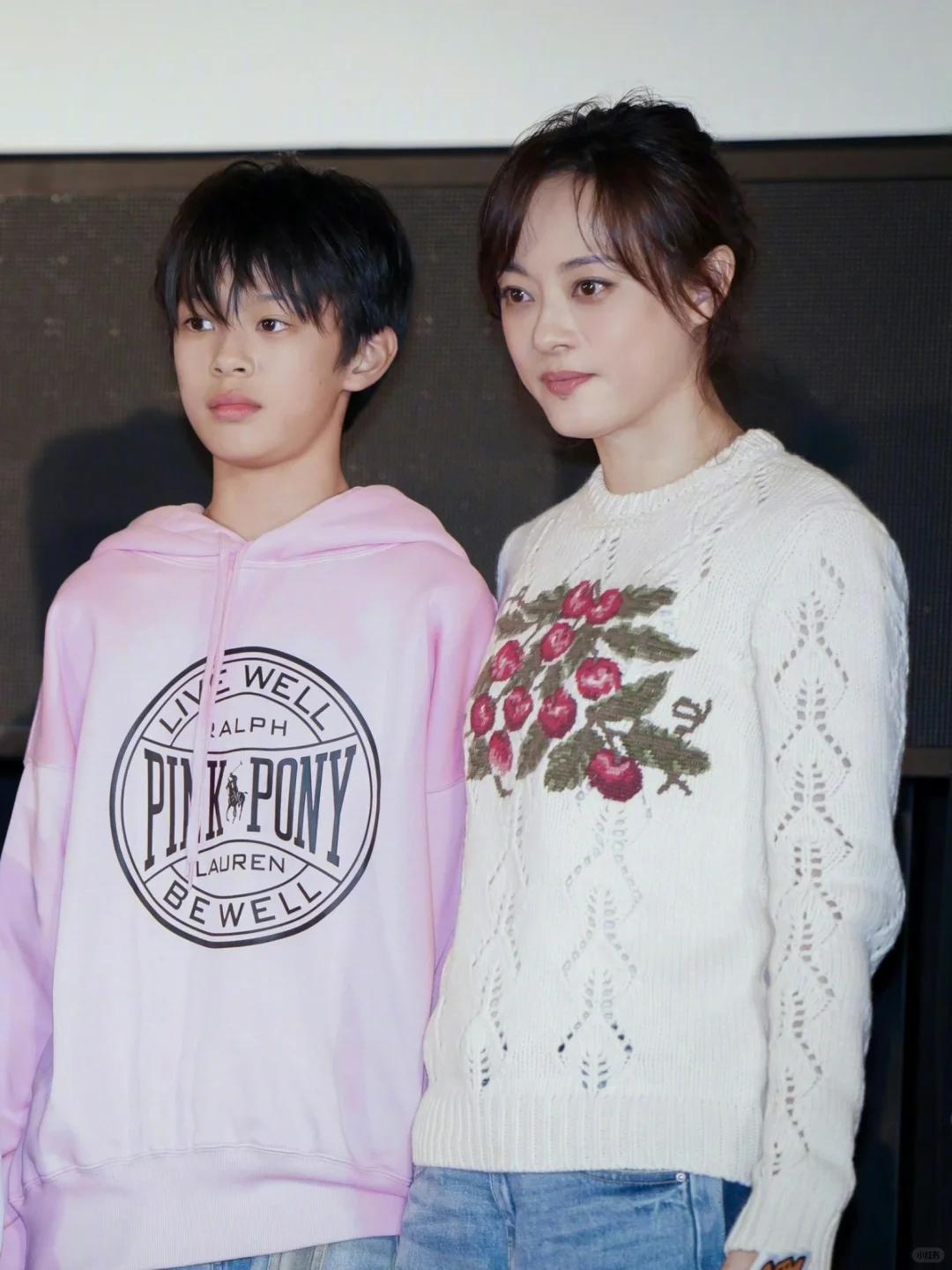 孙俪真的很会教孩子，她说二胎这碗水根本不需要端平，要多考虑老大感受，感情上重视老