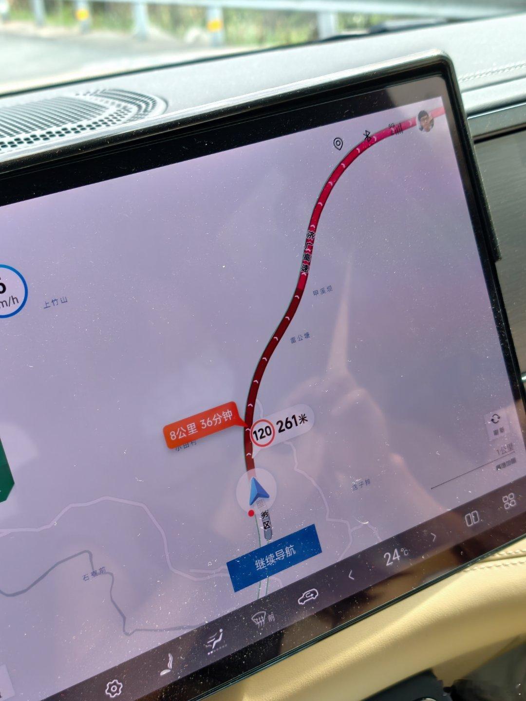 今年返程尤其堵，往年19点左右我都到深圳家里了，今年这架势凌晨都到不了，恐怖如斯