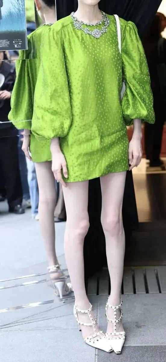 女人永远都别相信“骨感美”？
所谓骨感美，纯属是瘦削女性在审美观上的自我安慰。因