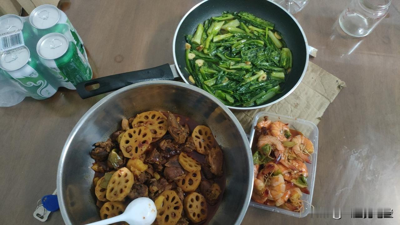 今天生活感悟
 
今天下班没赶地铁，慢悠悠沿着河边走回家，才发现原来傍晚的风这么