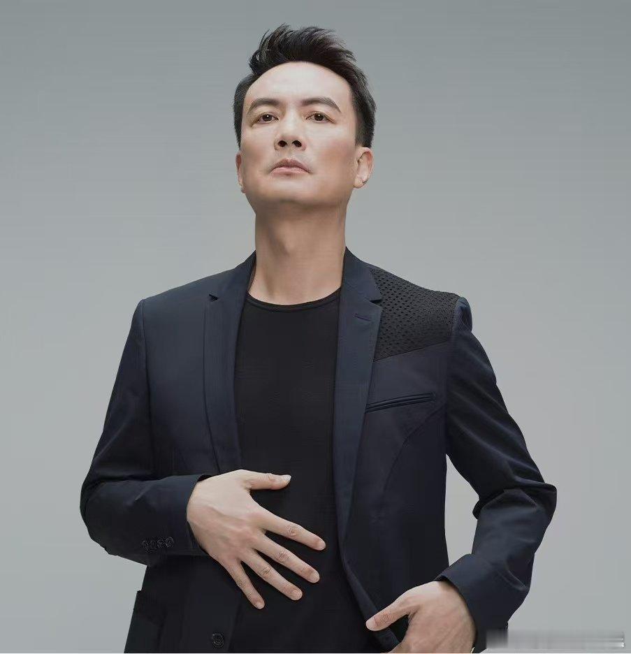 歌手直播尤长靖李泉好高级歌手2026 直播现场的临场发挥状态绝佳，尤长靖细腻的声