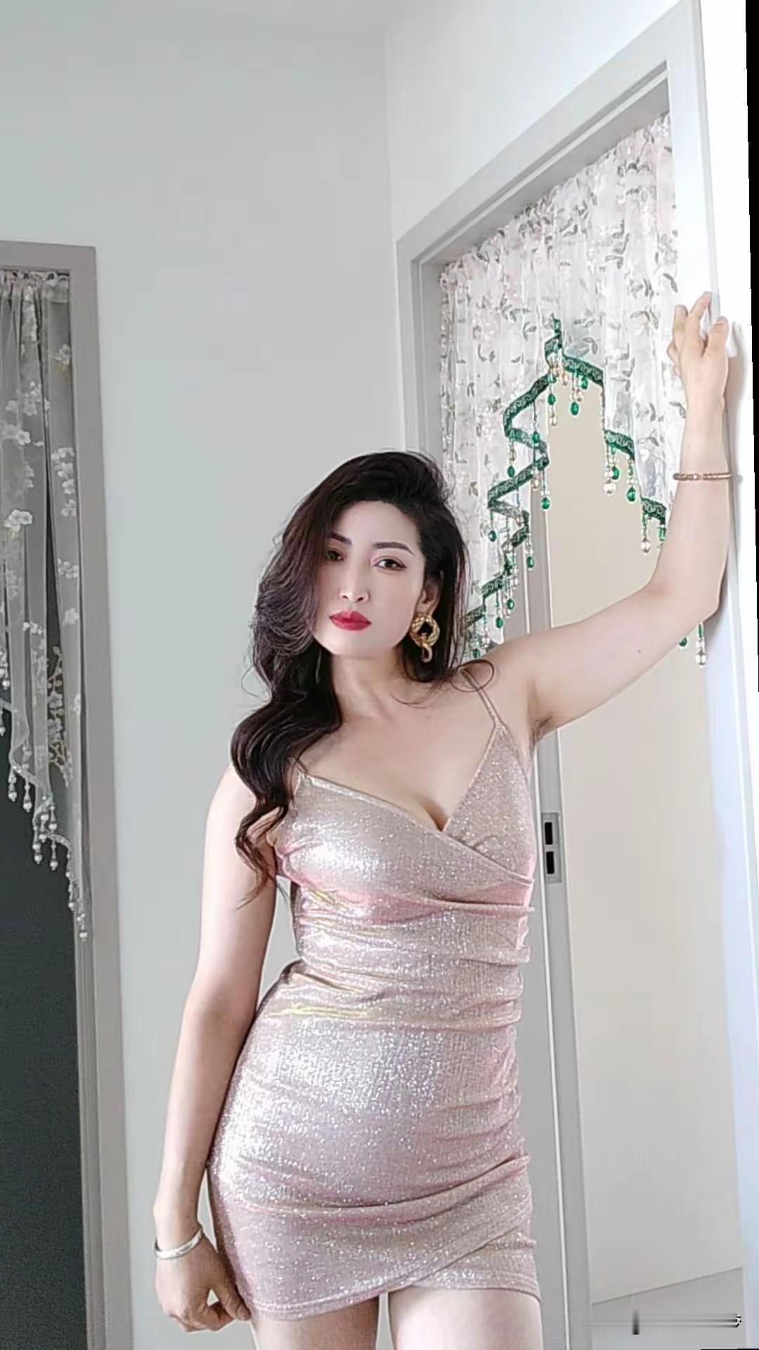 天底下有不为金钱折腰的女人吗？世上怎会有如此 挣钱路上的女人 财富自由女人