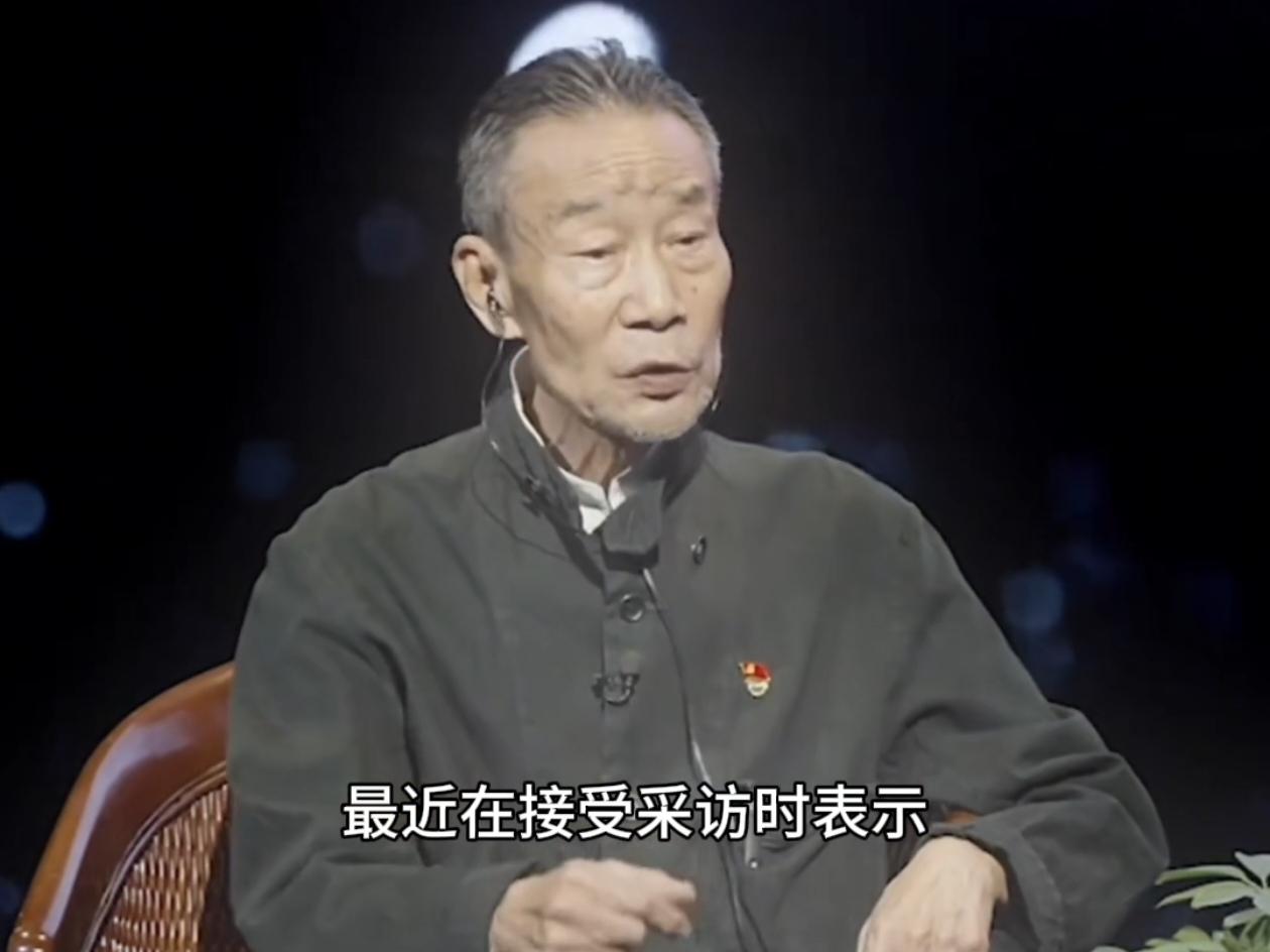 72岁的李雪健最近在接受采访时表示自己的双耳已经完全听不见了，却还依然坚守荧幕，