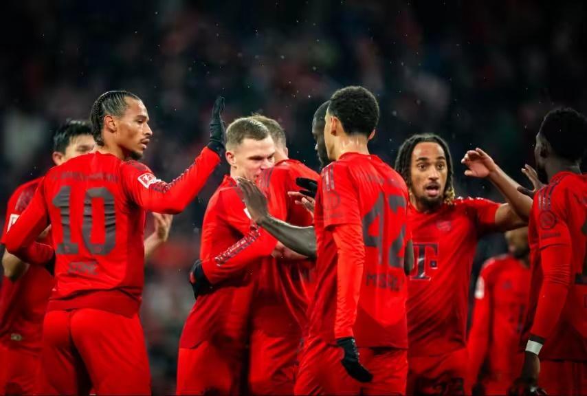 拜仁4-2海登海姆周中的德国杯，在凯恩因伤缺阵的情况下，拜仁0-1负于勒沃库森，
