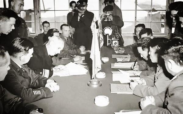 二战后美国多次发起侵略战争，不过在战争中就要谈判的只有三次。

一，朝鲜战争。1