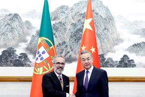 中国和葡萄牙谈妥了
9月8日，中国外交部长王毅在北京会见葡萄牙国务部长兼外长兰热