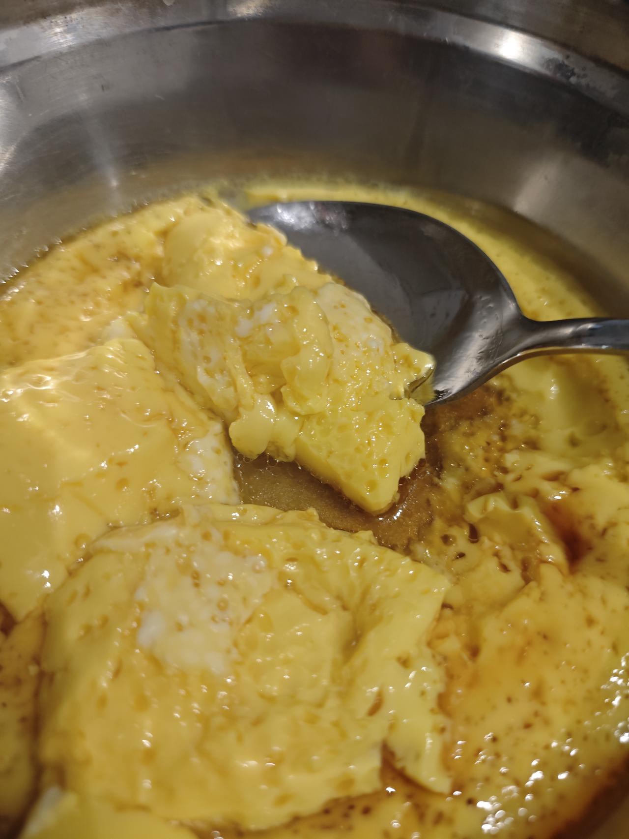 不比不知道，一比吓一跳。给大家瞧瞧，同样是土鸡蛋，效果却天差地别。
图一的土鸡蛋