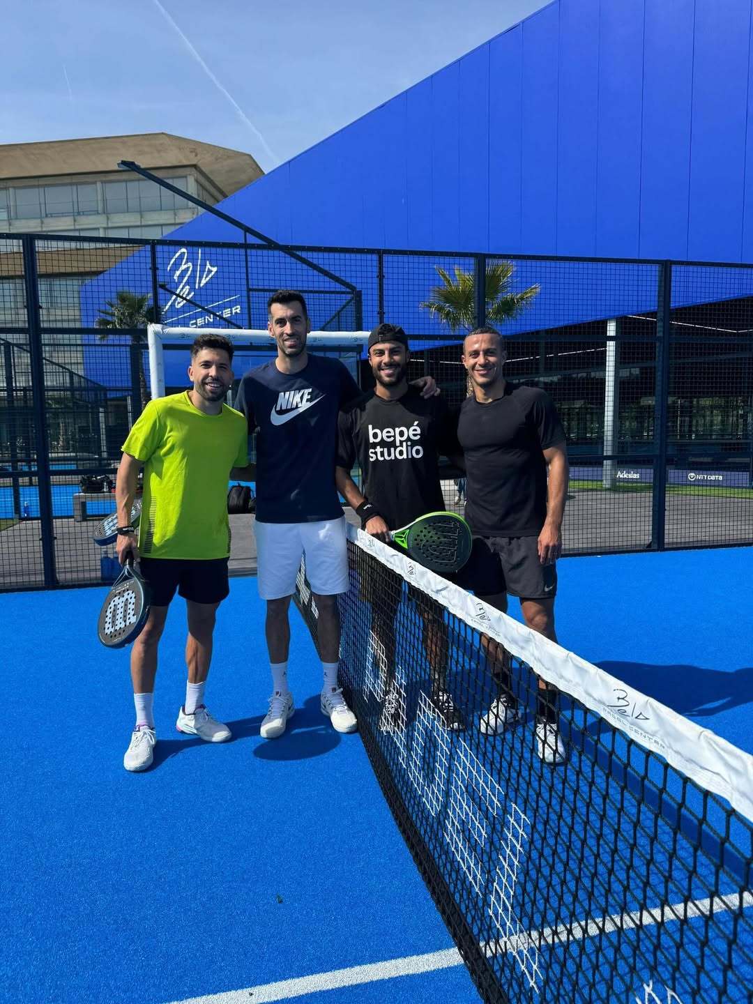 巴萨老男孩🎾足球